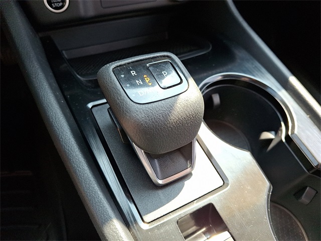 Vehicle image 19 of 31