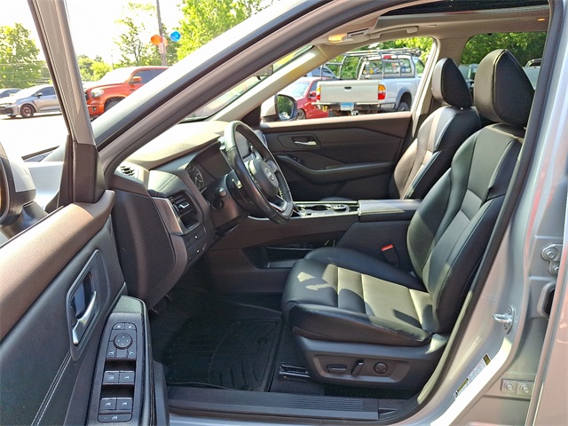 Vehicle image 11 of 31