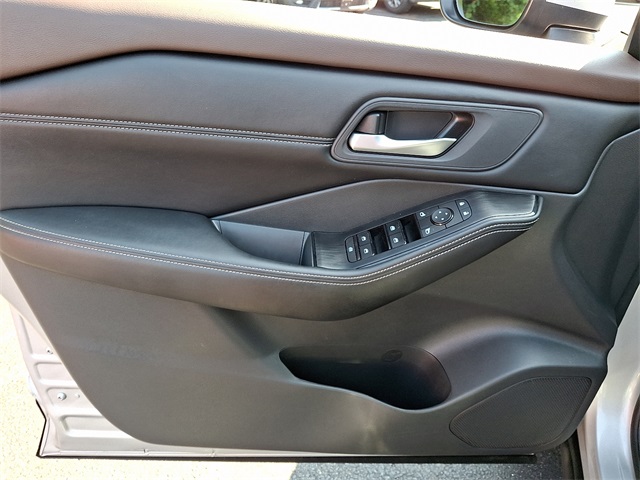 Vehicle image 20 of 31