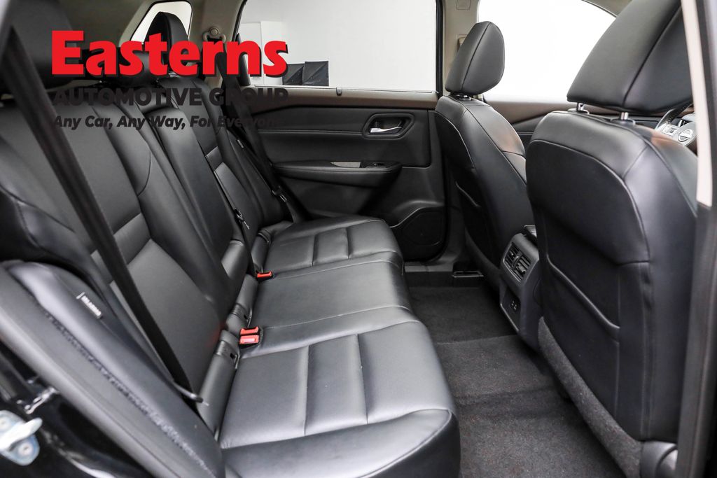 2022 Nissan Rogue SV Image 43 of 66