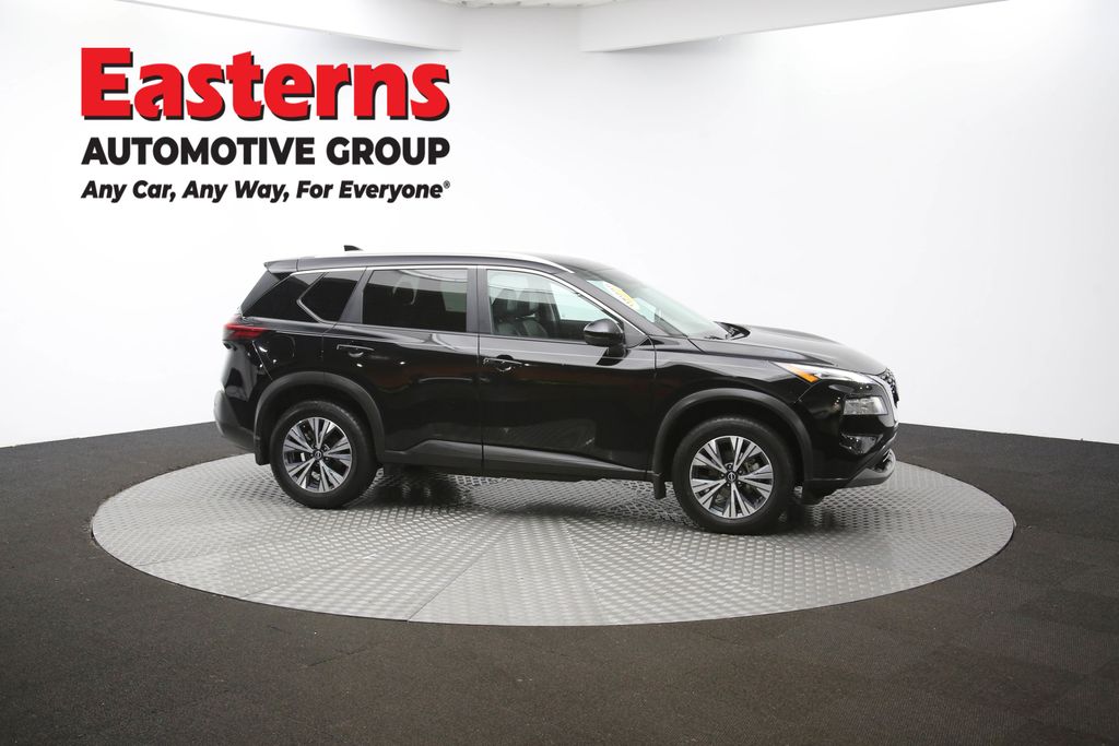 2022 Nissan Rogue SV Image 11 of 66