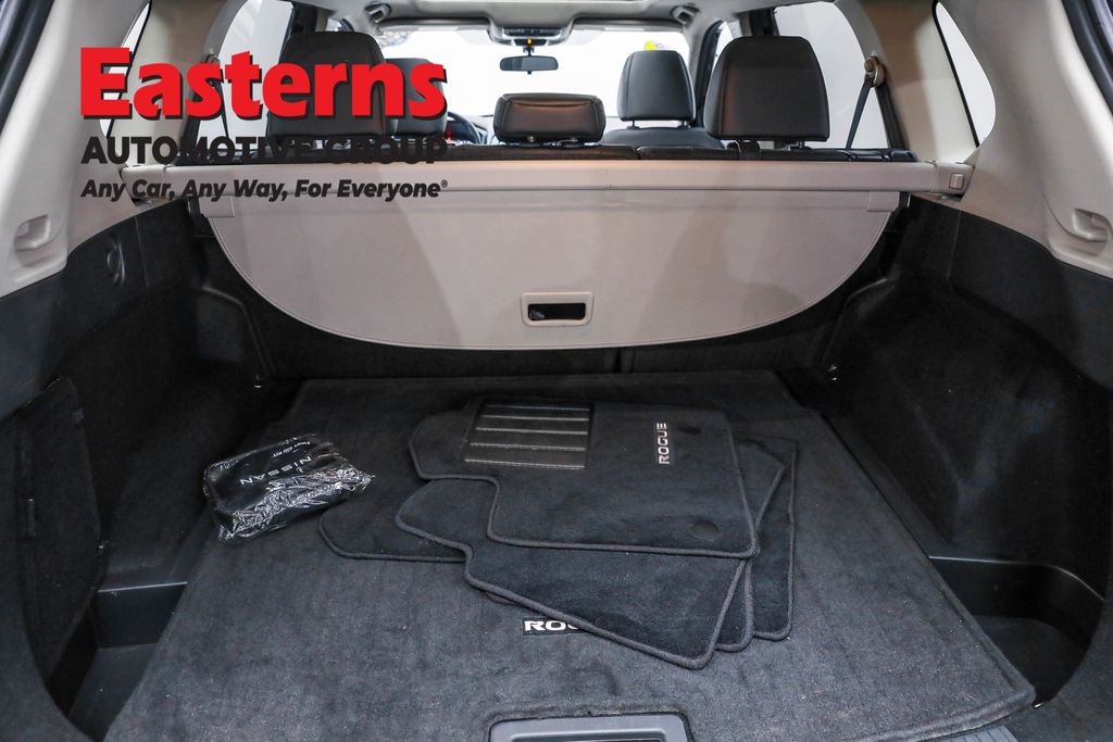 2022 Nissan Rogue SV Image 42 of 66