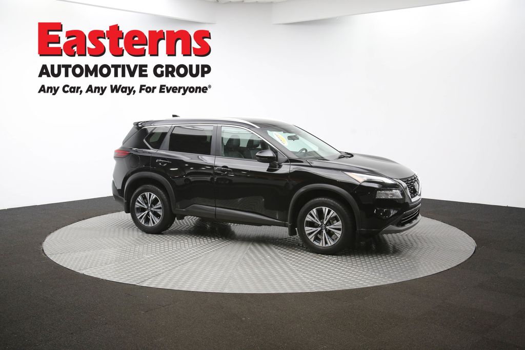 2022 Nissan Rogue SV Image 10 of 66