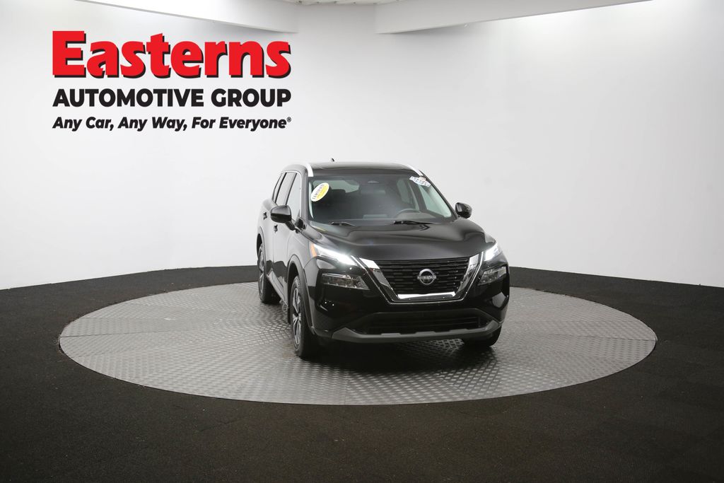 2022 Nissan Rogue SV Image 12 of 66