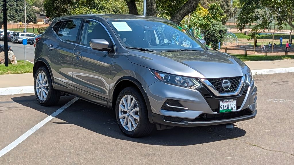 2022 Nissan Rogue Sport S Image 3 of 30