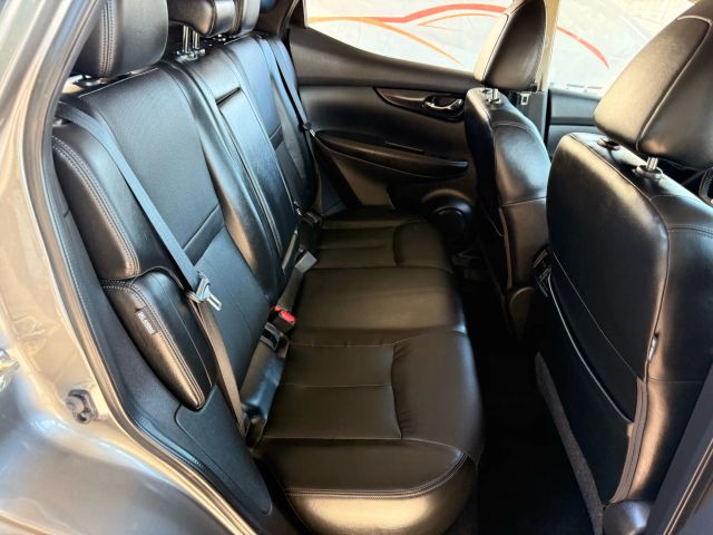 2022 Nissan Rogue Sport SL Image 25 of 52