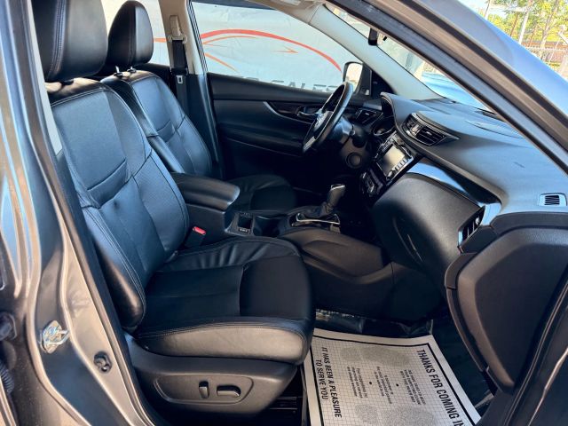 2022 Nissan Rogue Sport SL Image 28 of 52