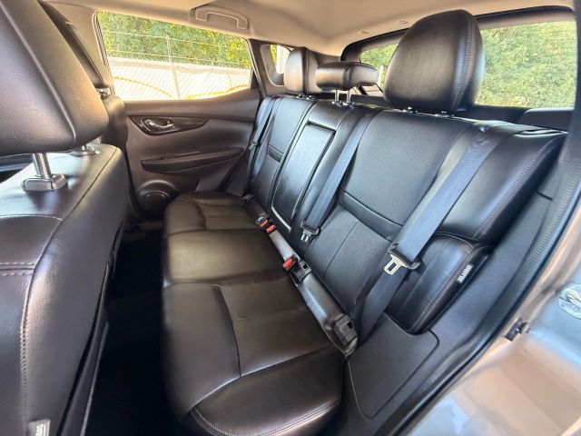 2022 Nissan Rogue Sport SL Image 27 of 52