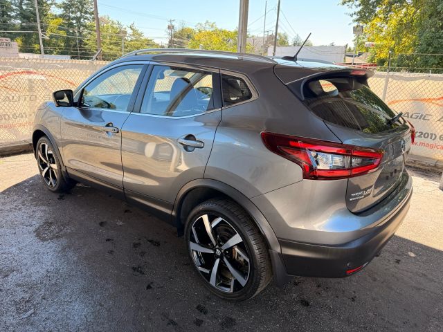 2022 Nissan Rogue Sport SL Image 11 of 52