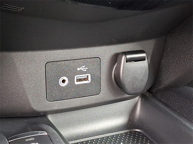 Vehicle image 23 of 37