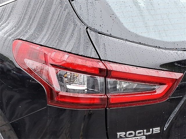 Vehicle image 10 of 37