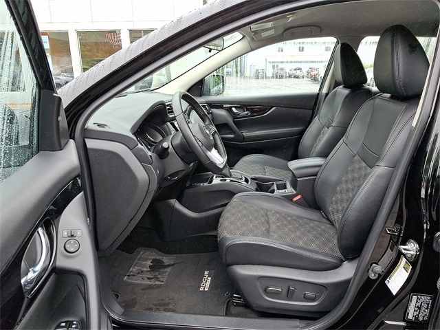 Vehicle image 14 of 37
