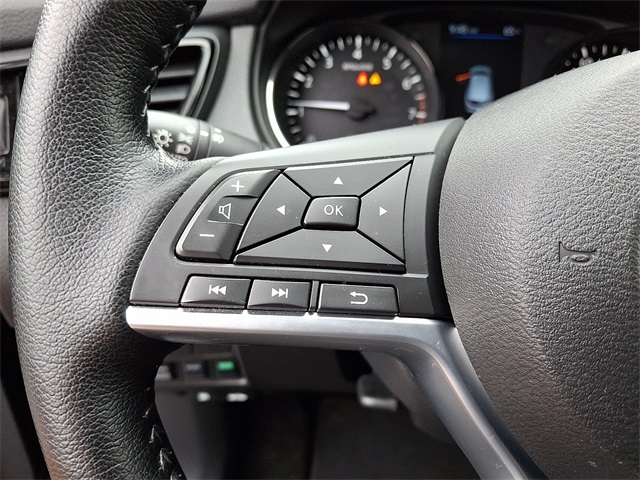 Vehicle image 21 of 37