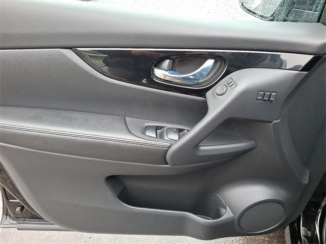 Vehicle image 13 of 37
