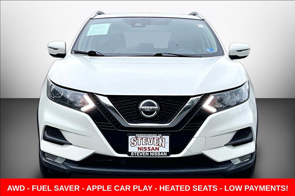 2022 Nissan Rogue Sport SV Image 2 of 32