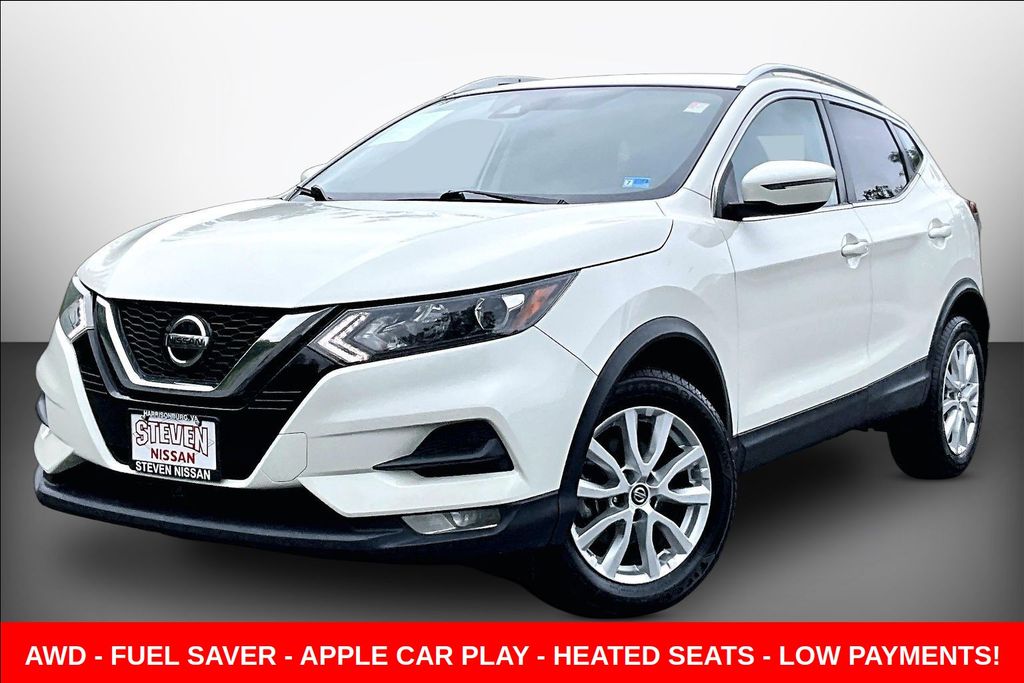 2022 Nissan Rogue Sport SV Image 1 of 32