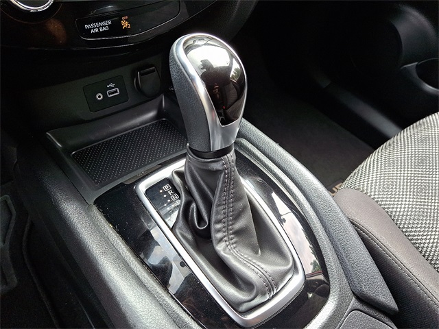 Vehicle image 20 of 30