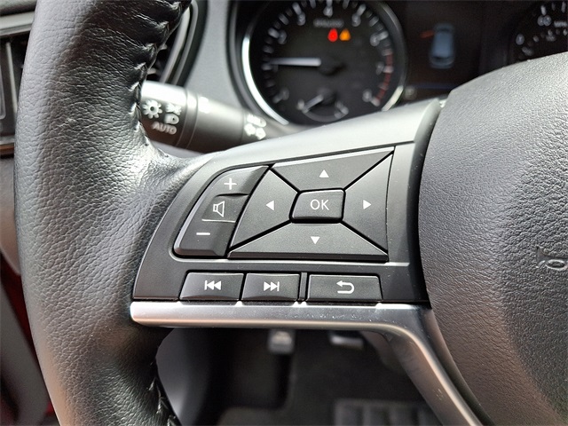 Vehicle image 28 of 30