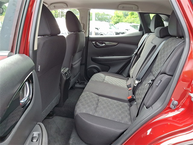 Vehicle image 11 of 30