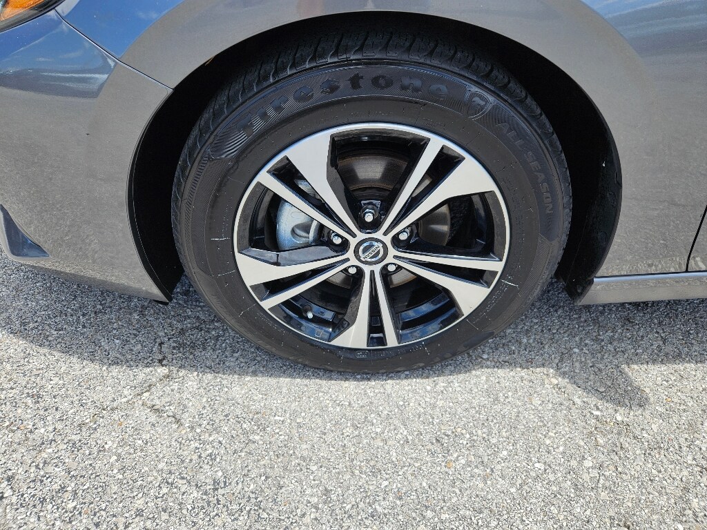 Vehicle image 9 of 29