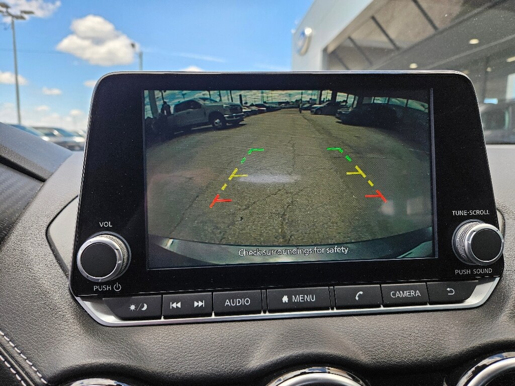 Vehicle image 22 of 29