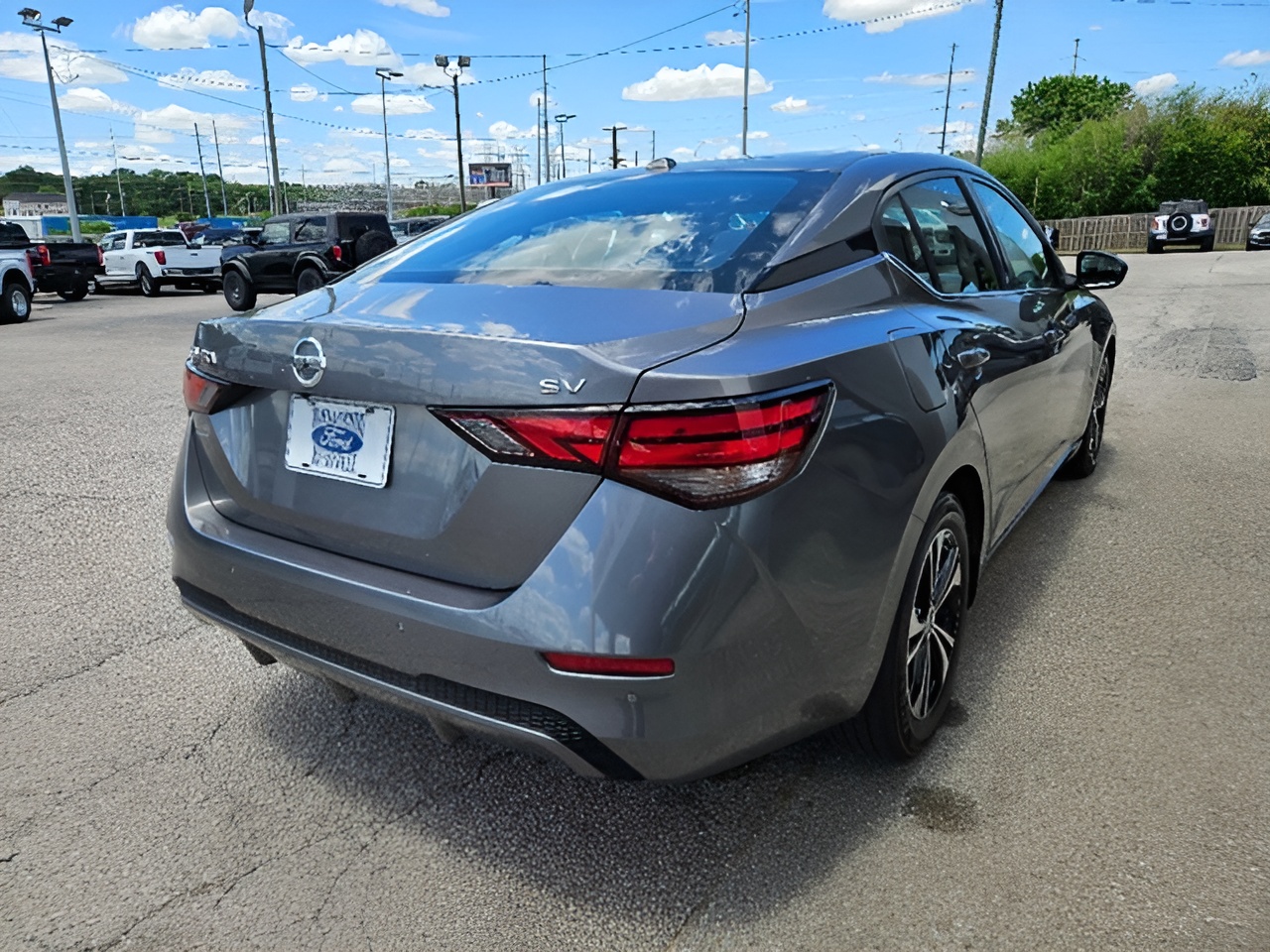 Vehicle image 27 of 29