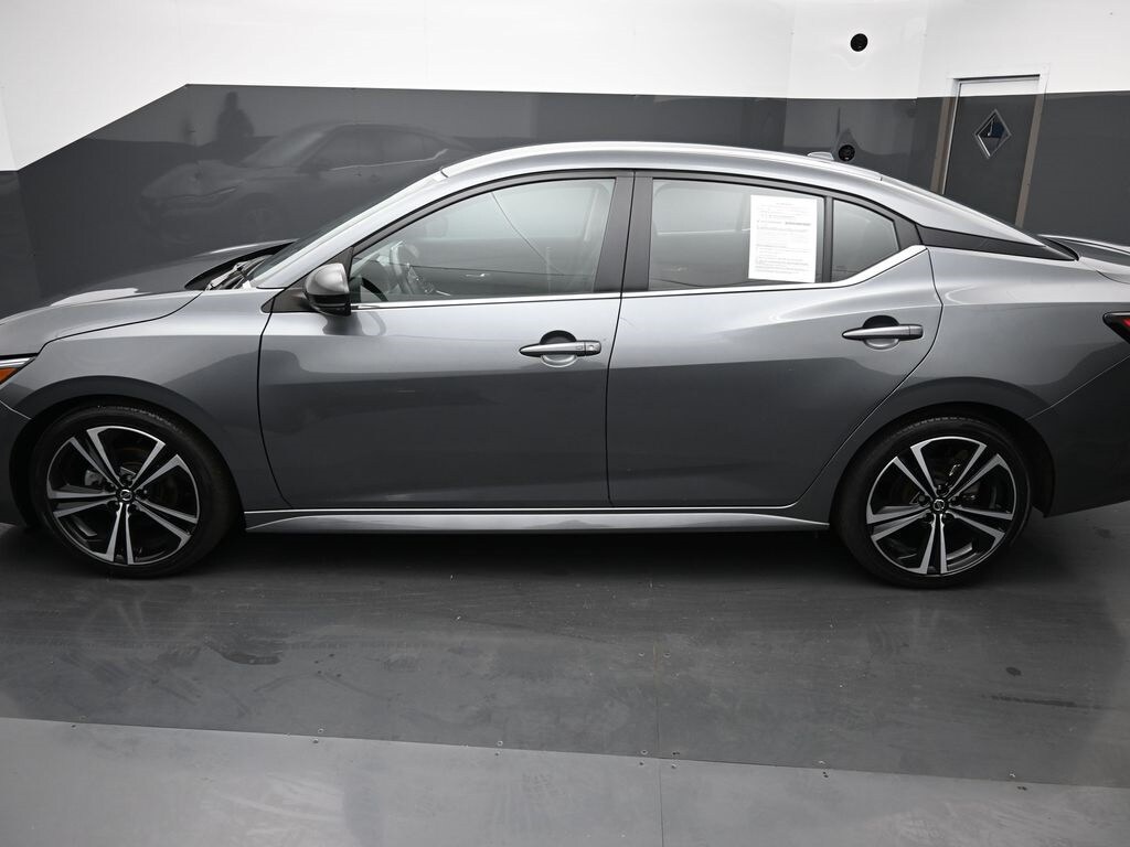 Vehicle image 6 of 12