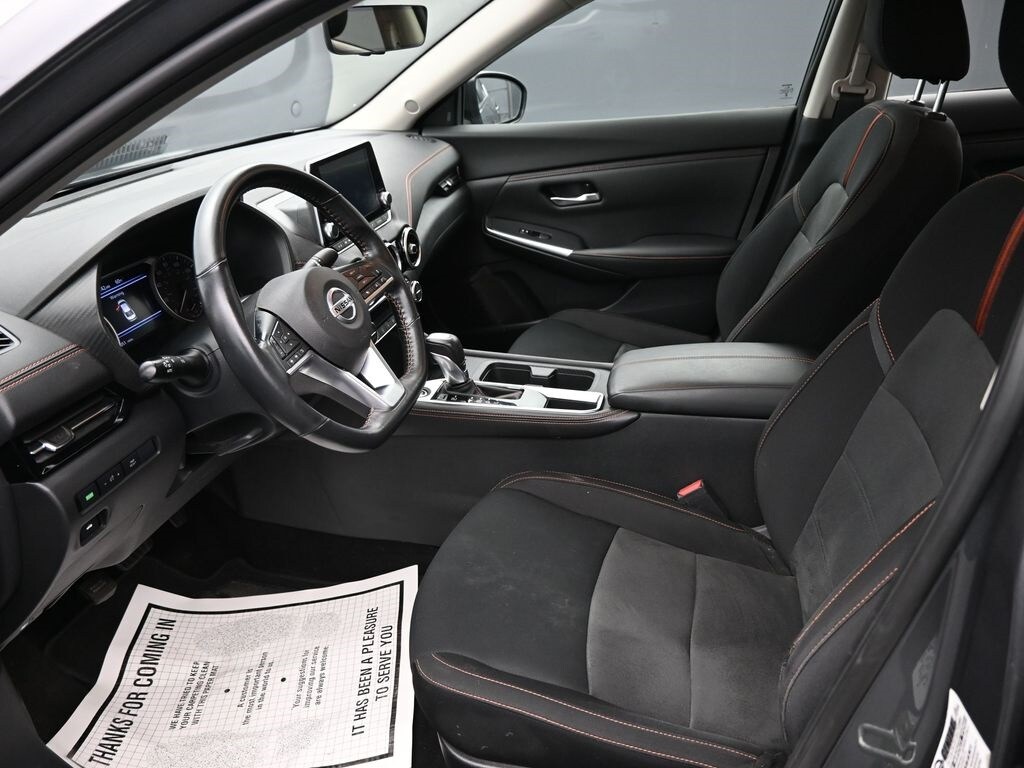 Vehicle image 8 of 12