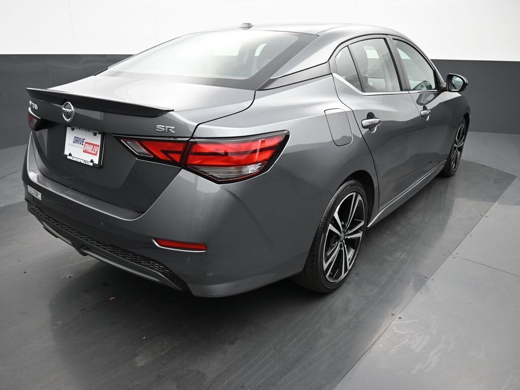 Vehicle image 3 of 12