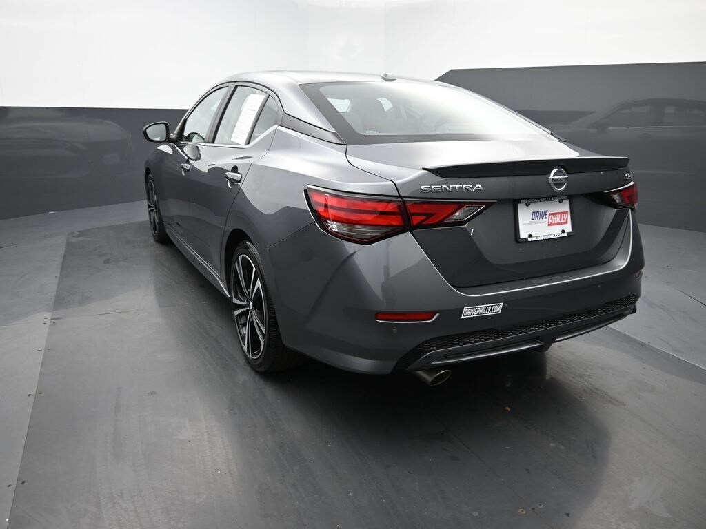 Vehicle image 5 of 12
