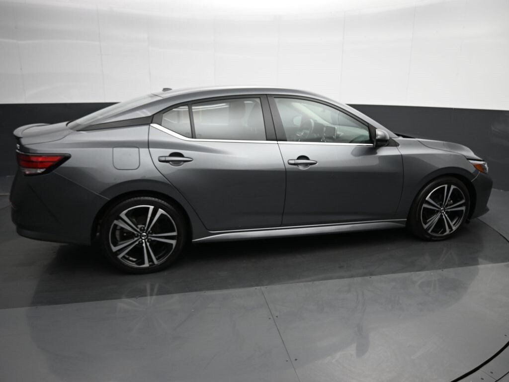 Vehicle image 2 of 12