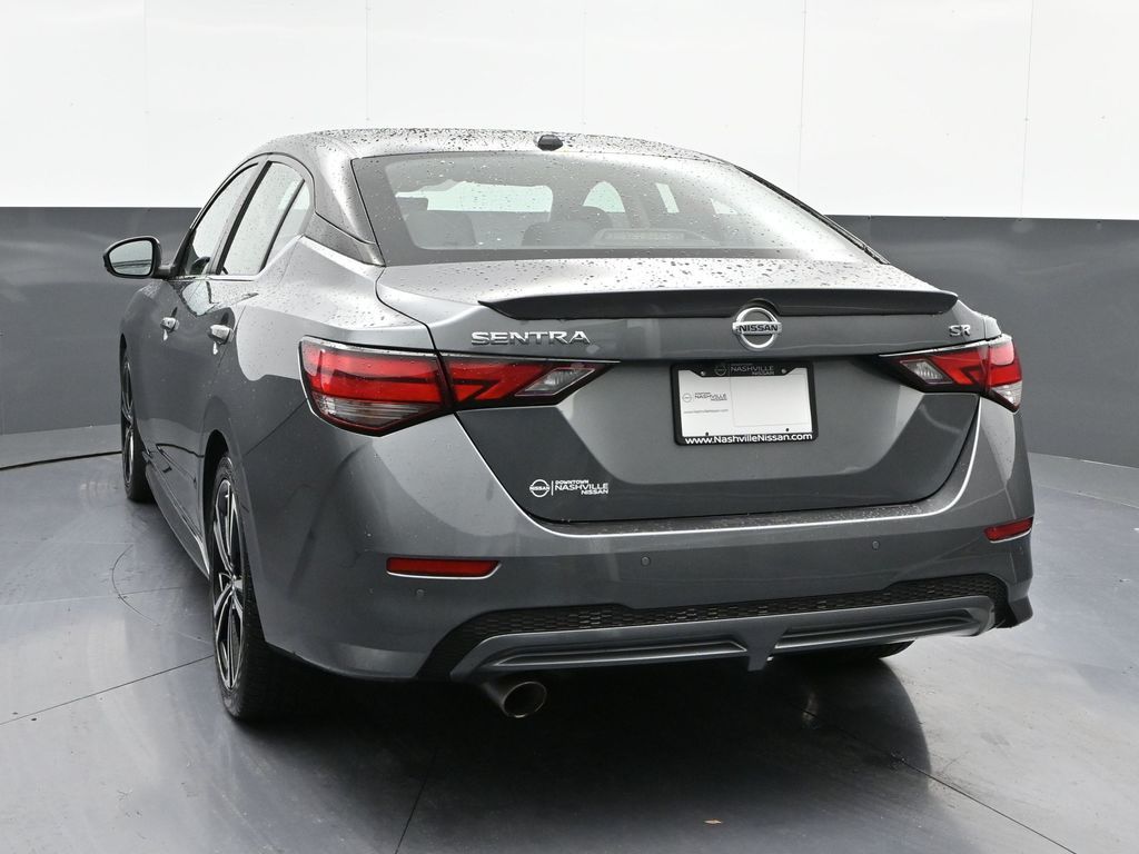 Vehicle image 22 of 32