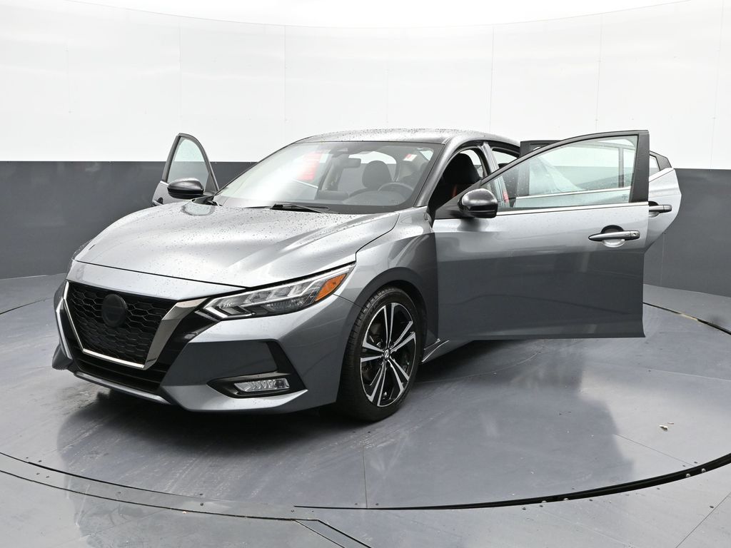 Vehicle image 4 of 32