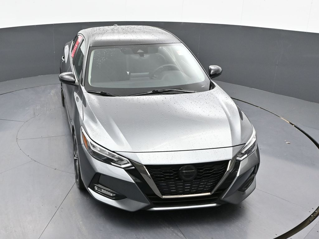 Vehicle image 10 of 32