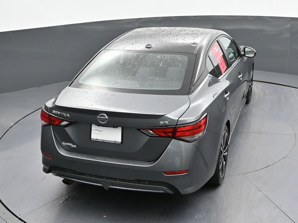 Vehicle image 13 of 32