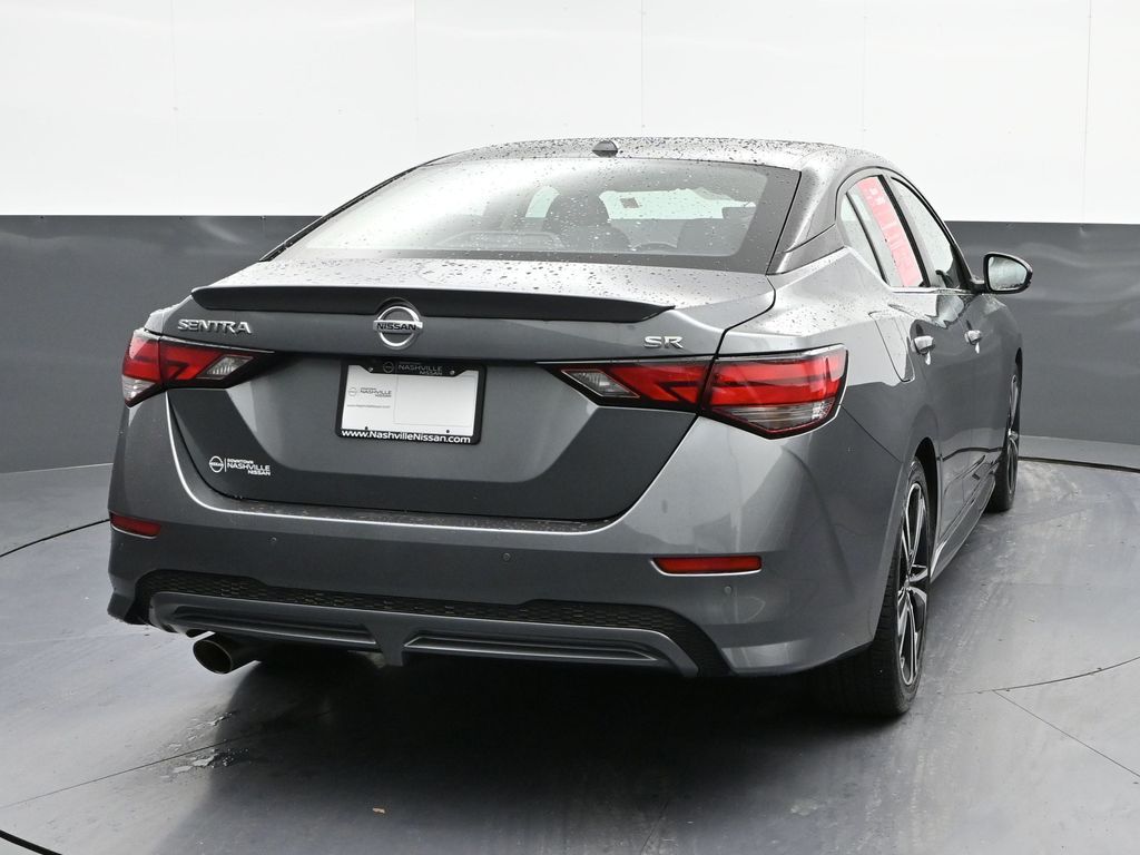 Vehicle image 15 of 32