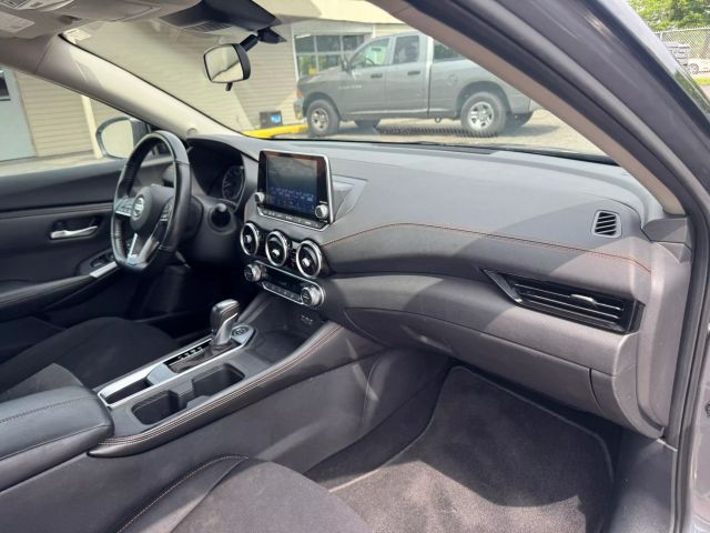 Vehicle image 17 of 23