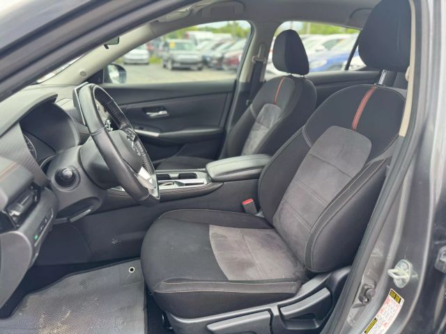 Vehicle image 13 of 23