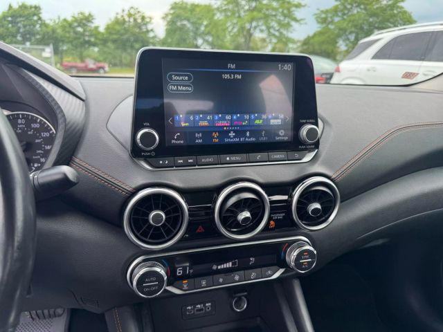 Vehicle image 21 of 23