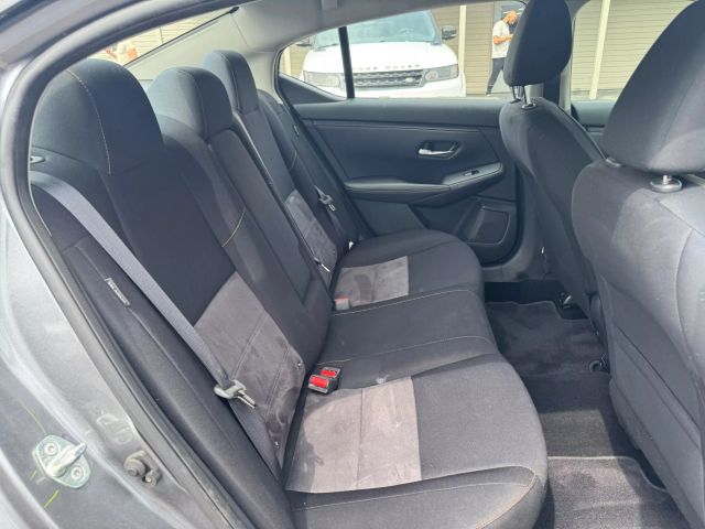 Vehicle image 14 of 23