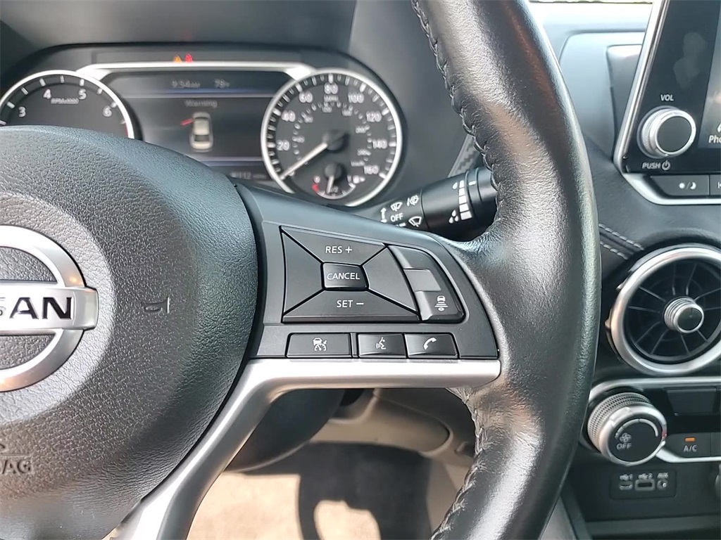 Vehicle image 27 of 34