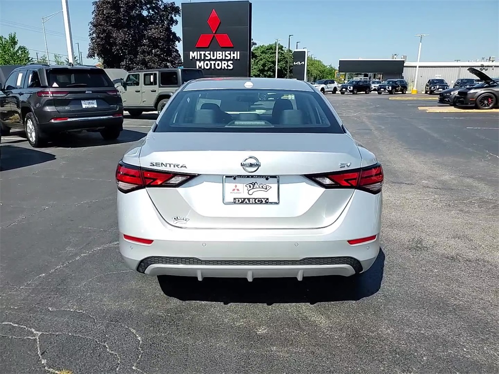 Vehicle image 17 of 34