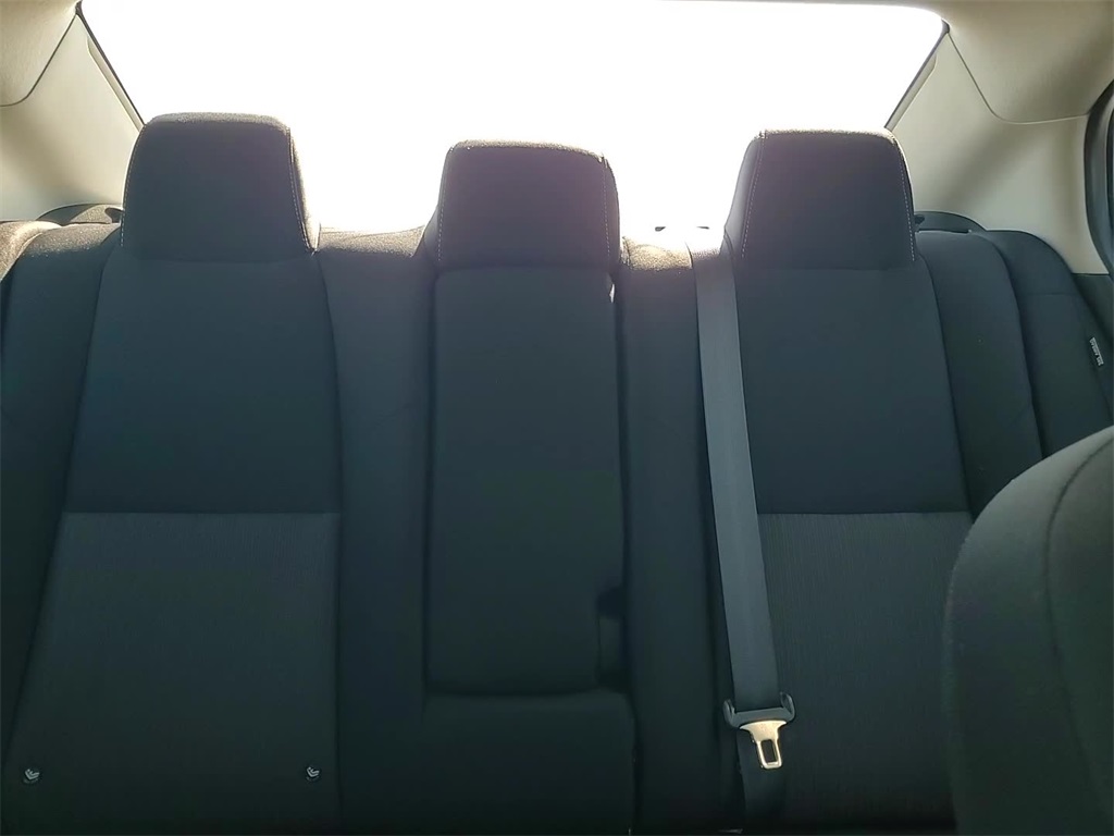 Vehicle image 23 of 34