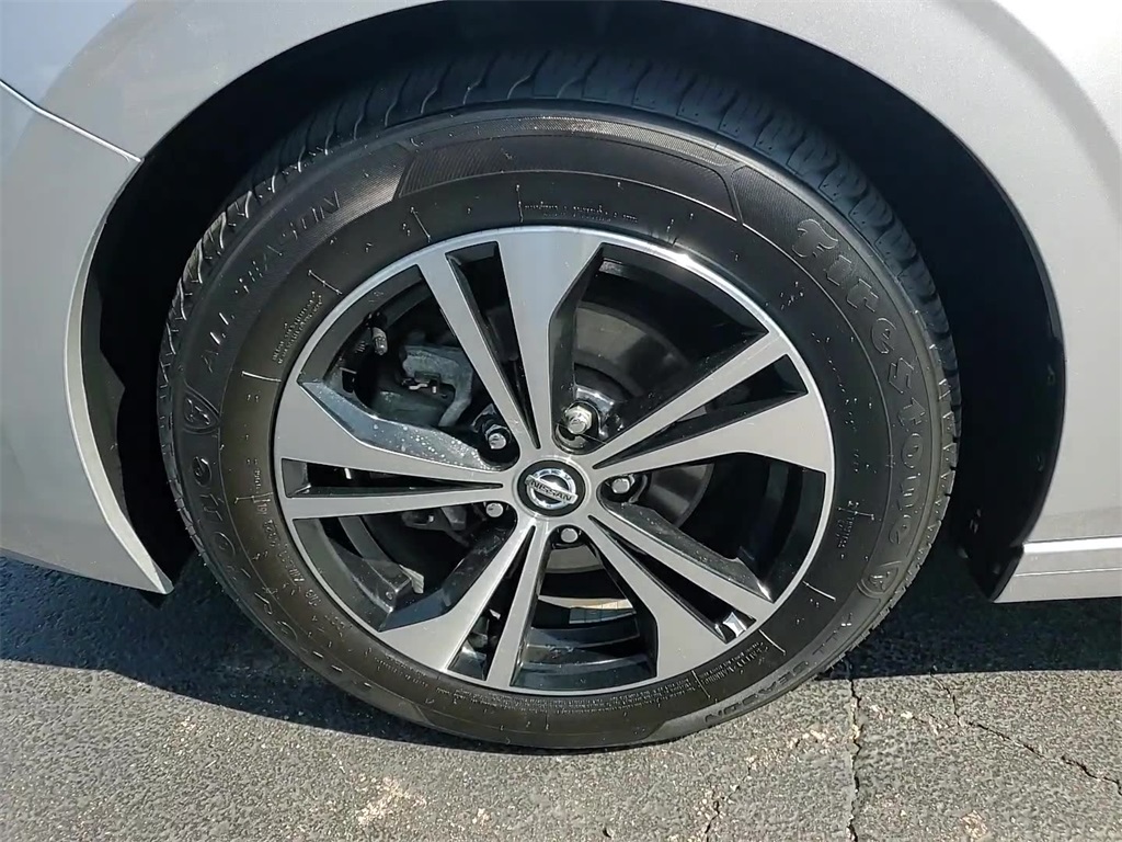 Vehicle image 22 of 34