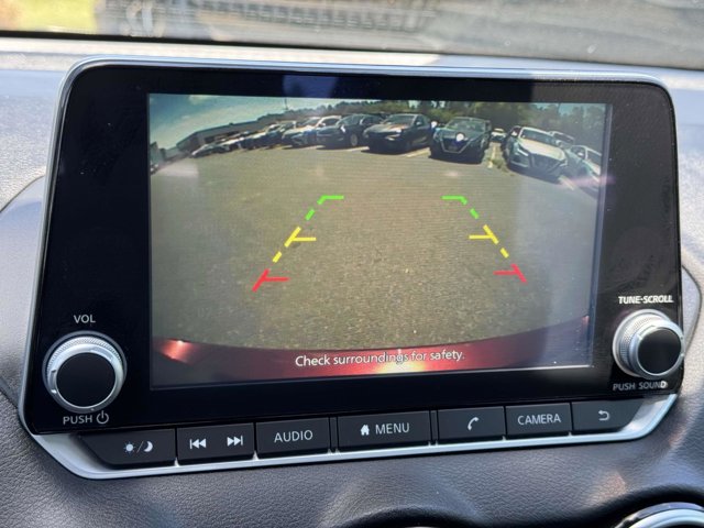 Vehicle image 9 of 27