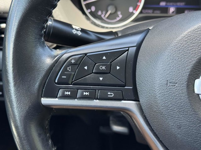 Vehicle image 16 of 27