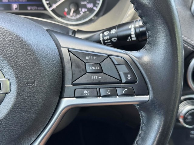 Vehicle image 17 of 27