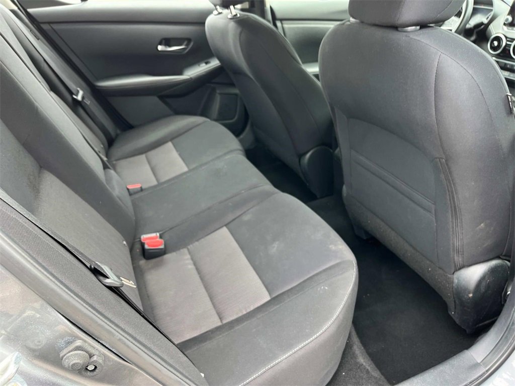Vehicle image 20 of 44