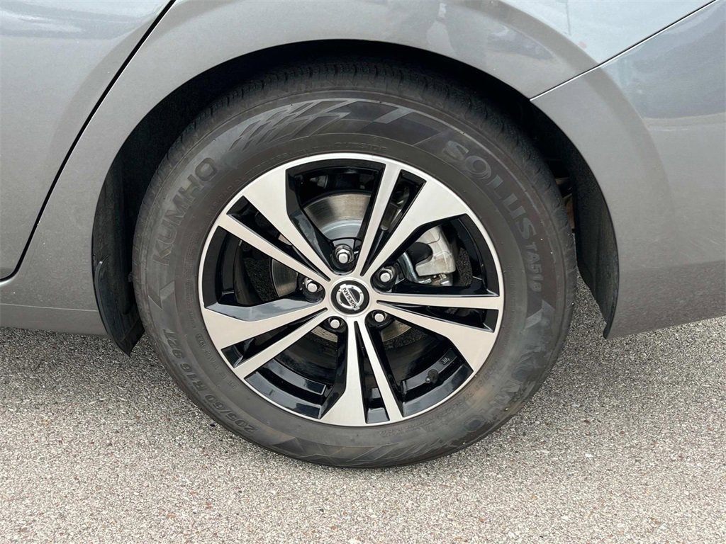 Vehicle image 12 of 44