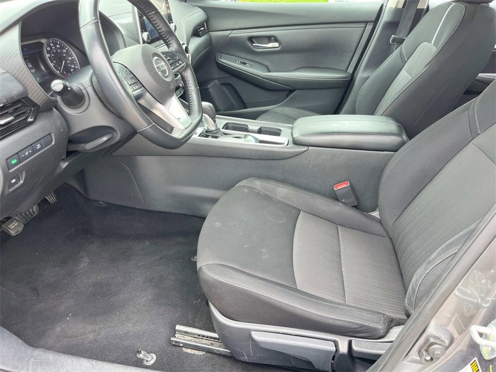 Vehicle image 23 of 44